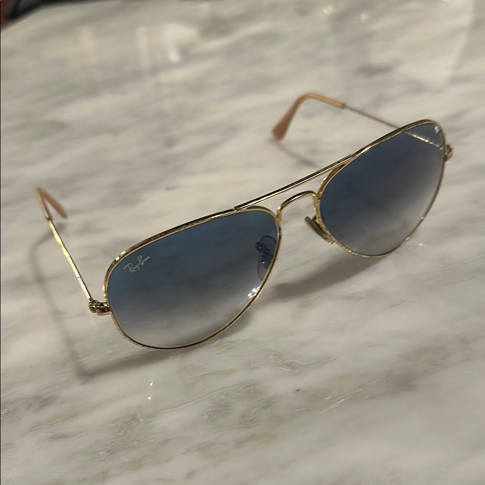 Ray-Ban RB3025 Classic Aviator Sunglasses (Case Included)